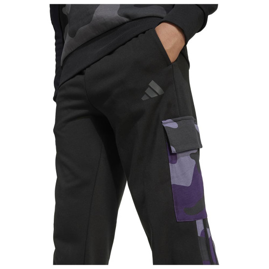 Adidas Παιδικό παντελόνι φόρμας Seasonal Essentials Camo French Terry Cargo Pants